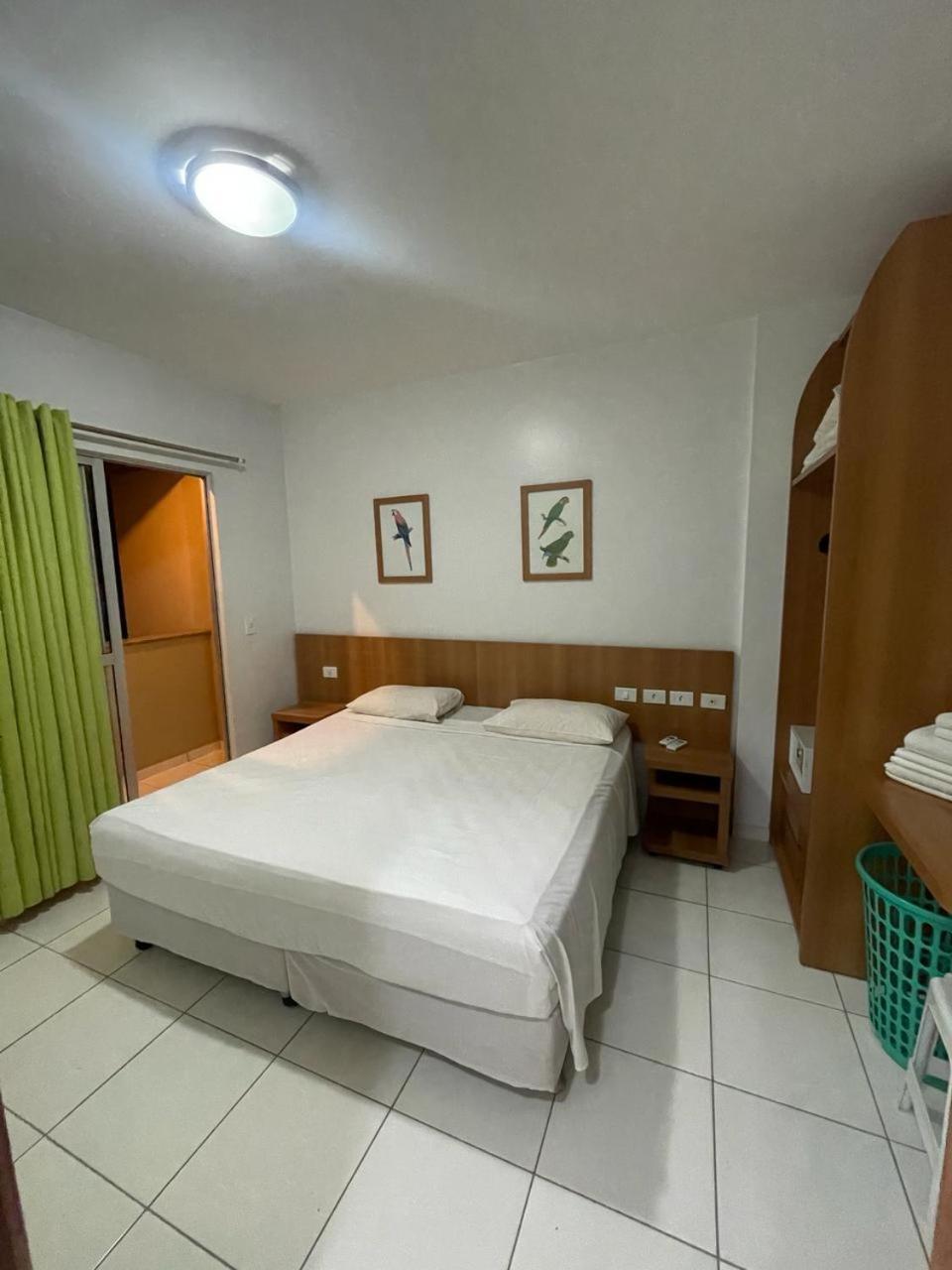 Flat Golden Dolphin Grand Hotel - Quarto E Sala Com Roupa De Cama E Banho - Piscinas 24H Caldas Novas Exterior foto